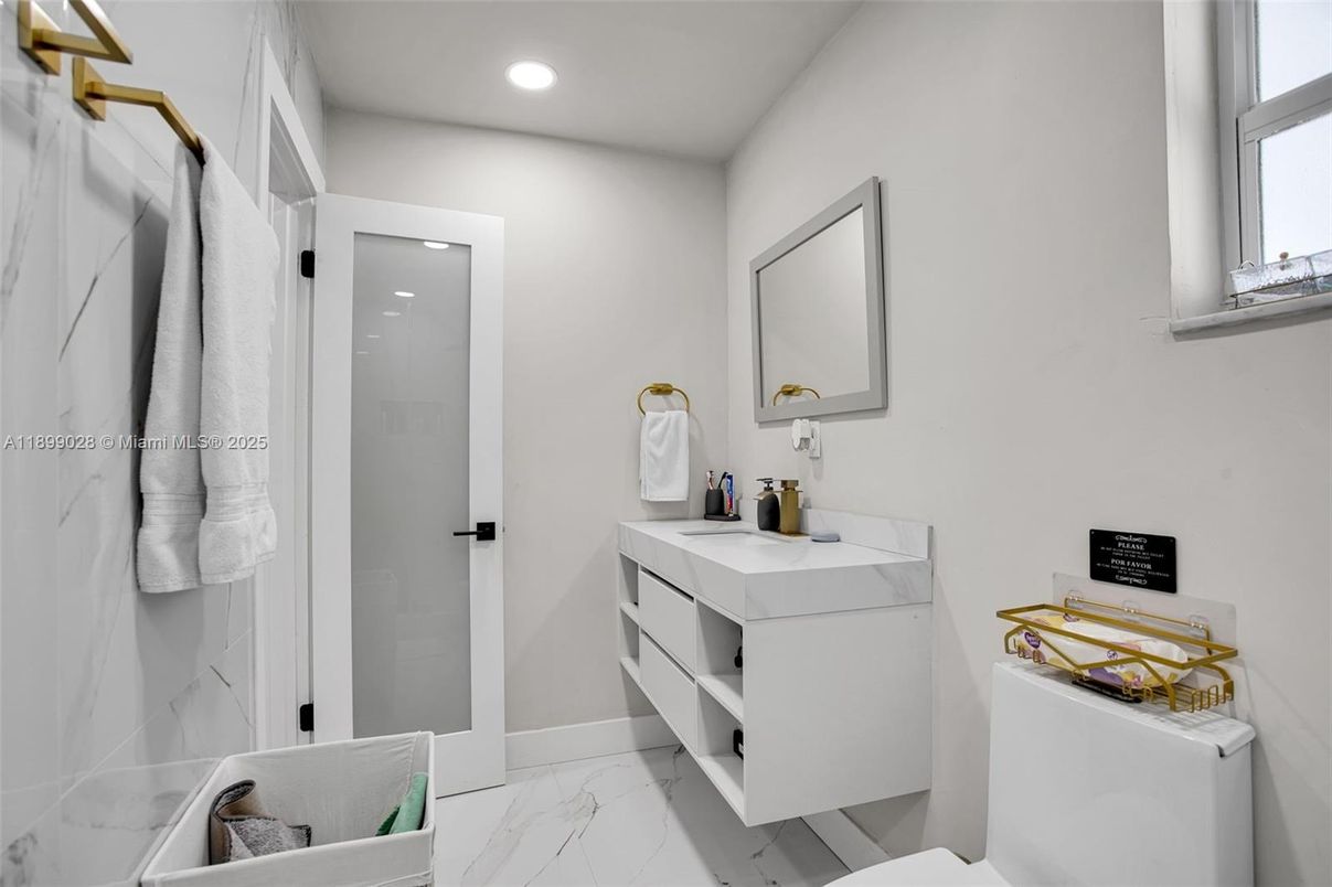 Bathroom, Dual Sink Vanities, Interior, Marble, Recessed Lighting
