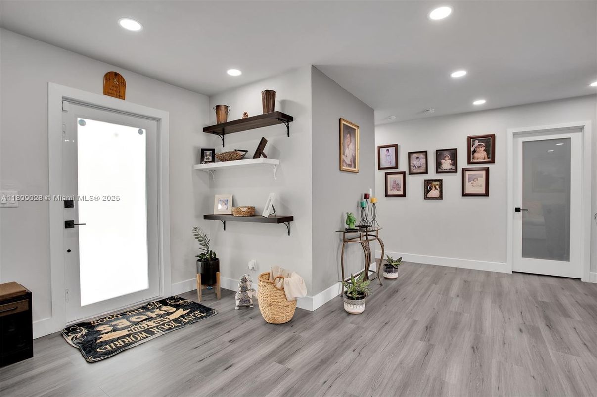 Interior, Recessed Lighting, Wood Texture Flooring