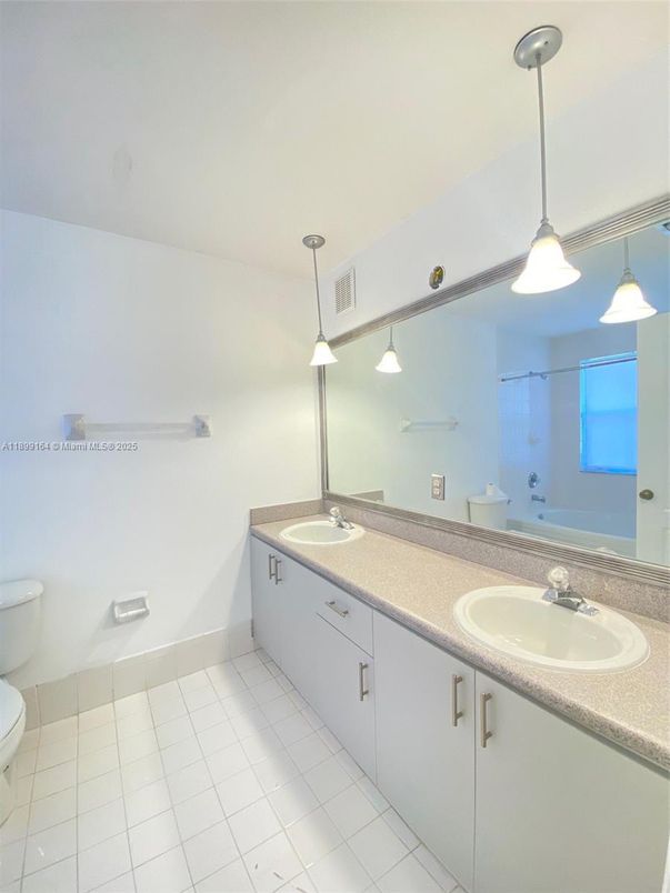 Bathroom, Dual Sink Vanities, Interior, Pendant Lights