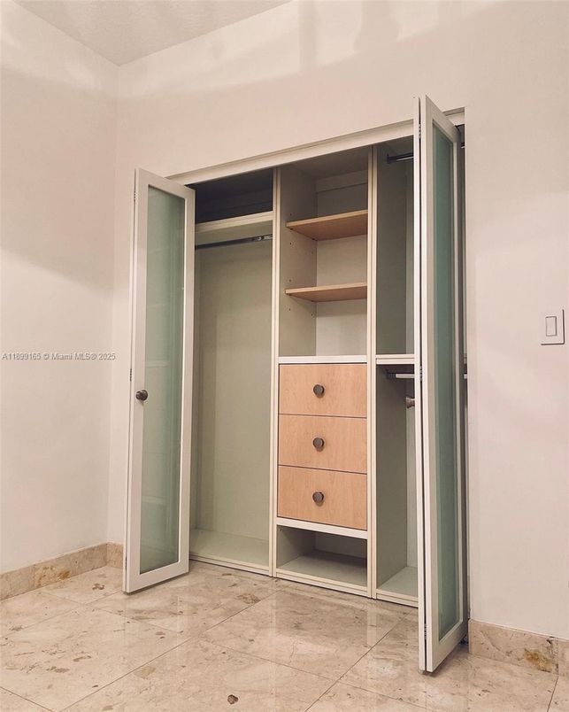 Interior, Walk-in Closets