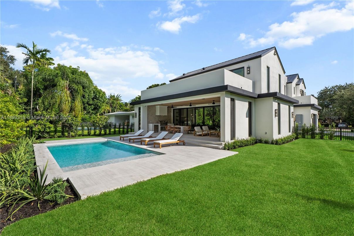 Backyard, Exterior, Pool