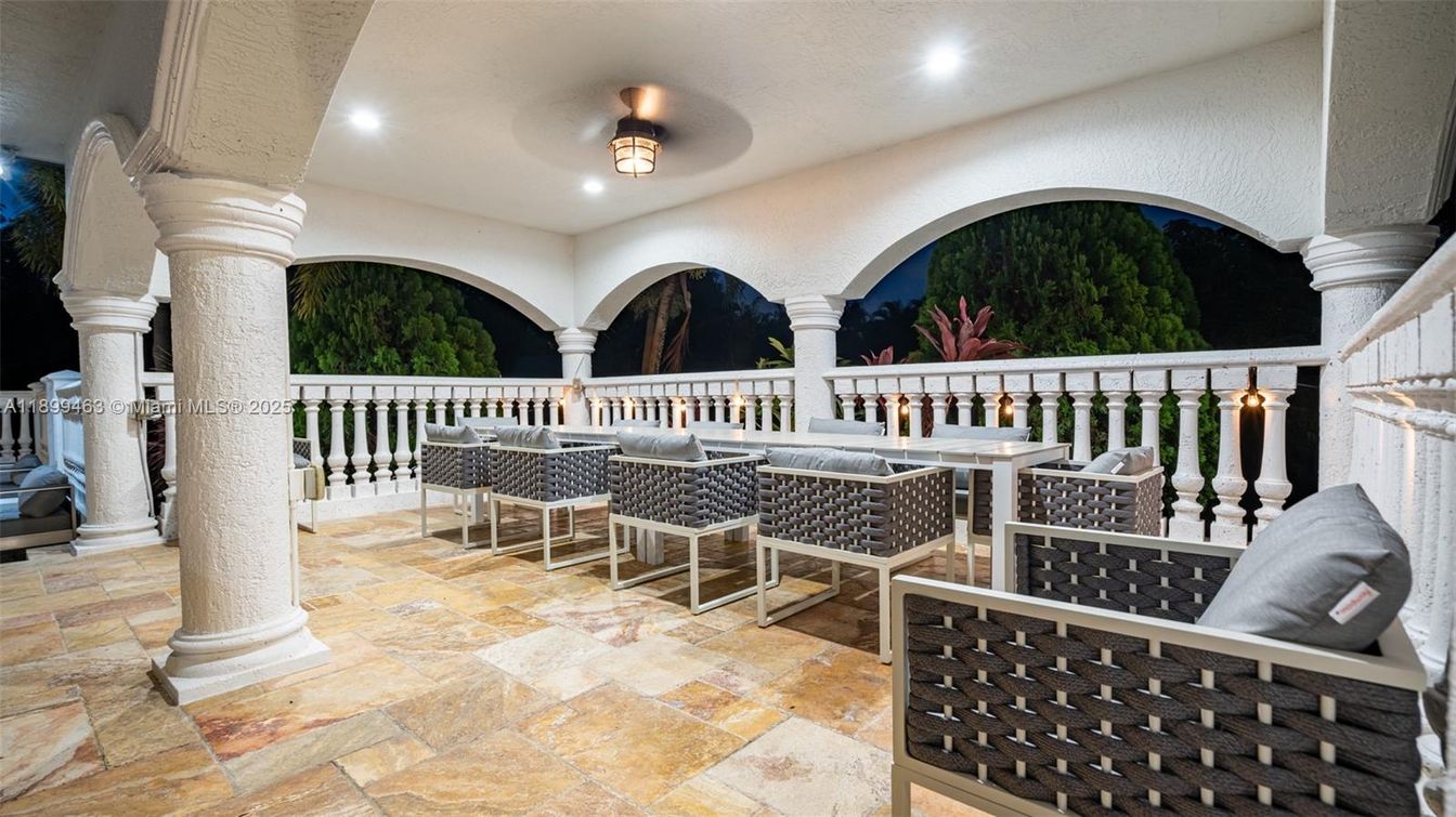 Exterior, Recessed Lighting