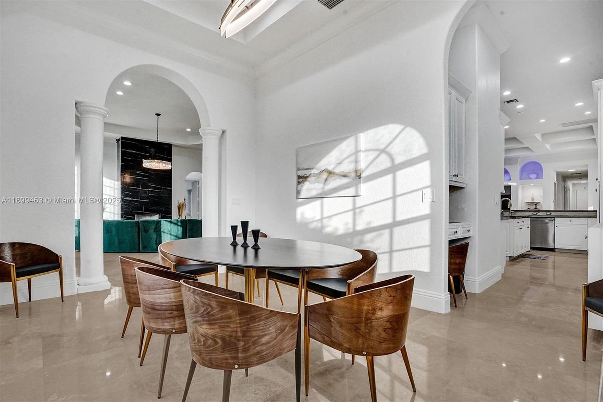 Dining room, Interior, Kitchen, Pendant Lights, Recessed Lighting