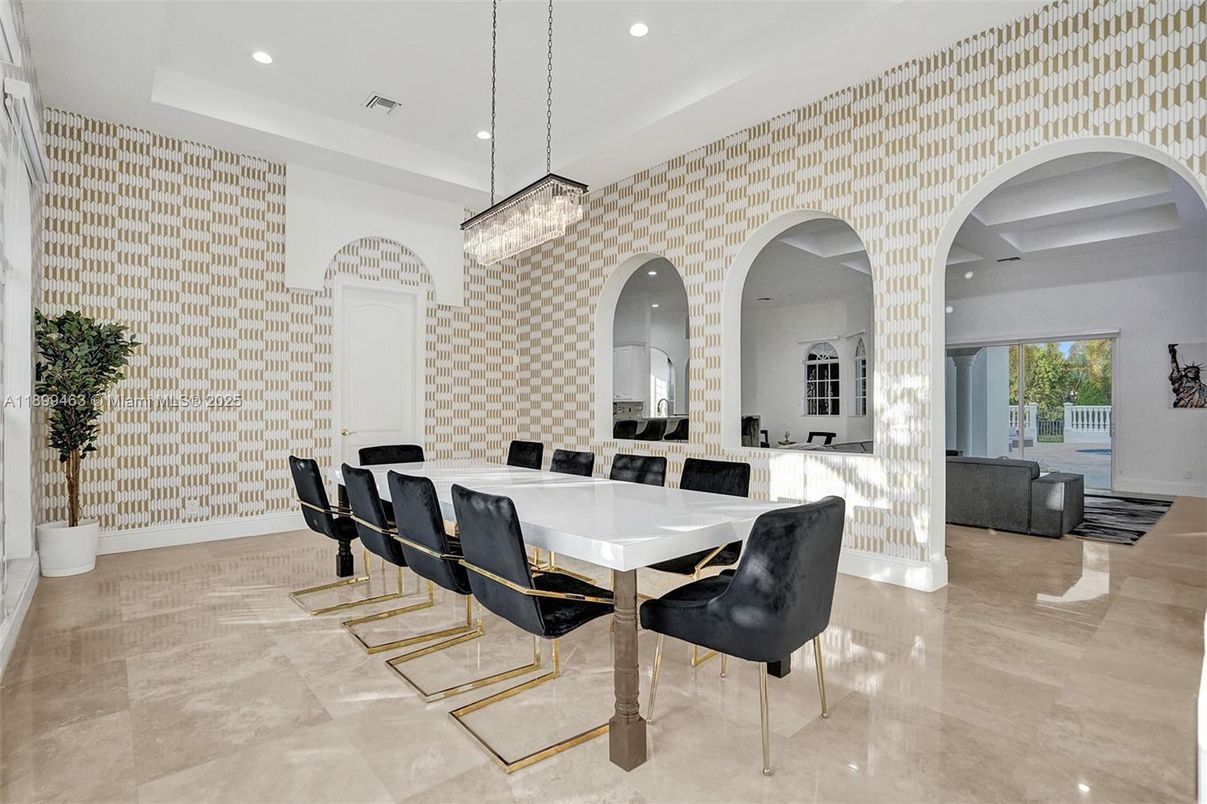 Chandelier, Dining room, Interior, Pendant Lights, Recessed Lighting