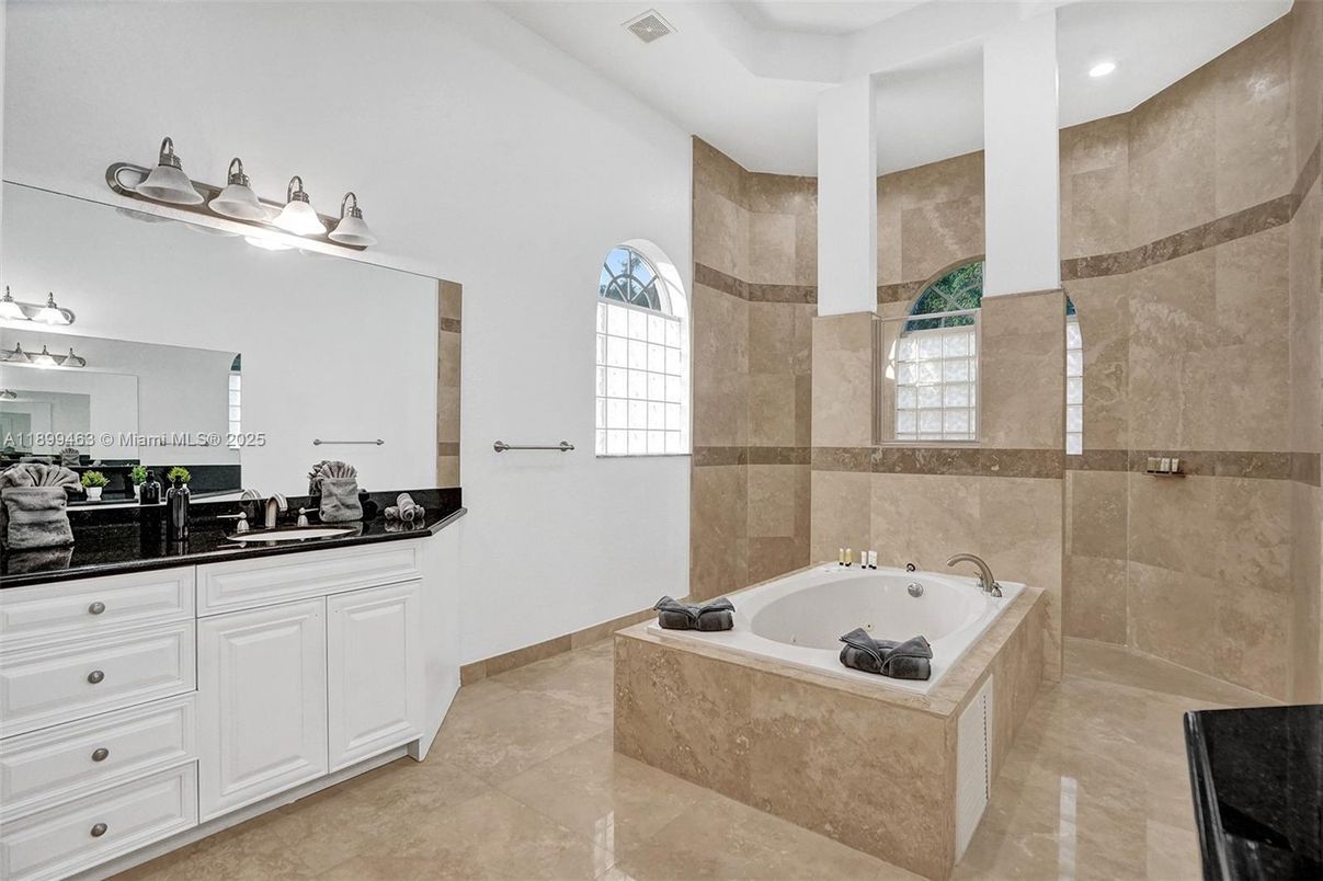 Bathroom, Interior, Recessed Lighting