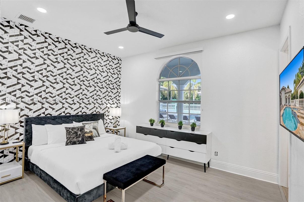 Bedroom, Interior, Recessed Lighting, Wood Texture Flooring