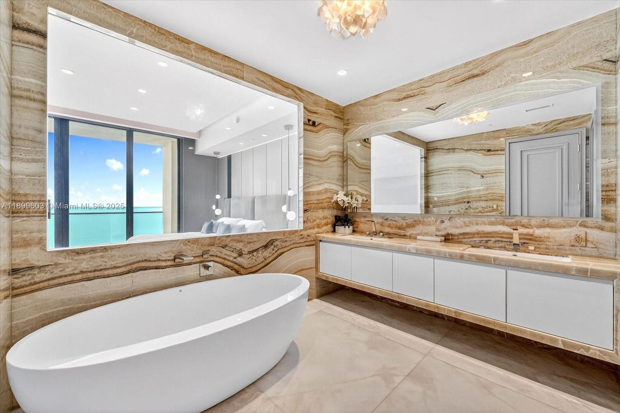 Bathroom, Dual Sink Vanities, Free Standing Baths, Interior, Recessed Lighting, Water