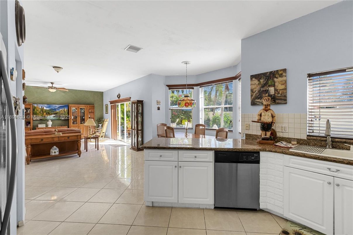 Dining room, Interior, Kitchen, Pendant Lights