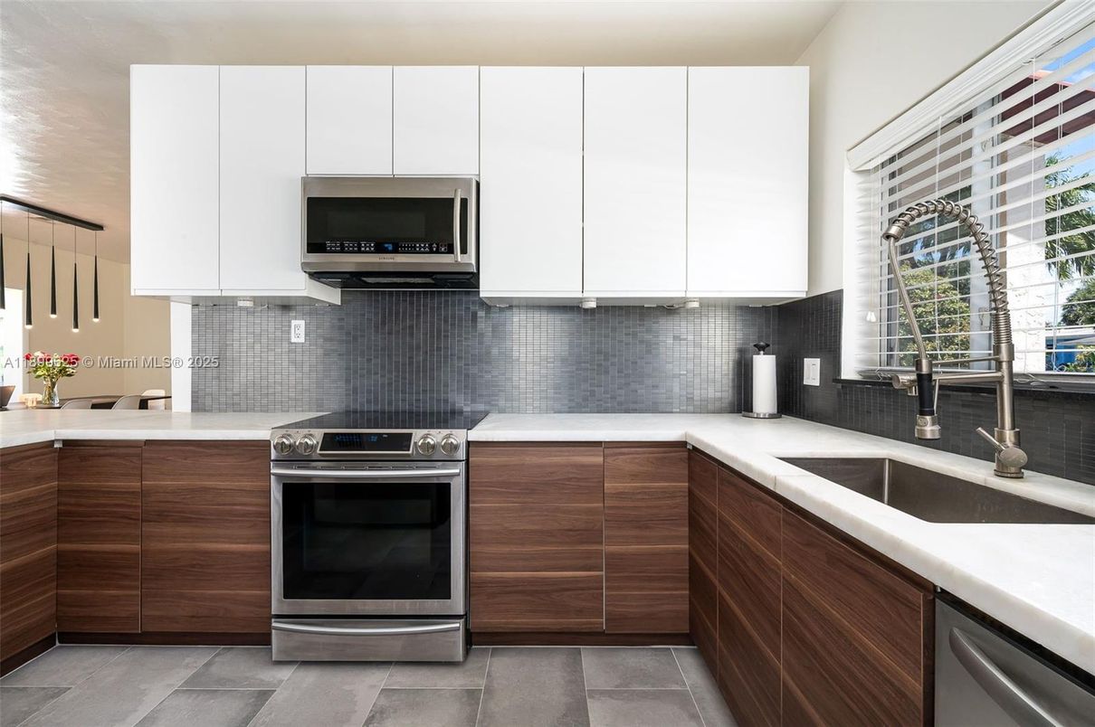 Interior, Kitchen, Stainless Steel Appliances