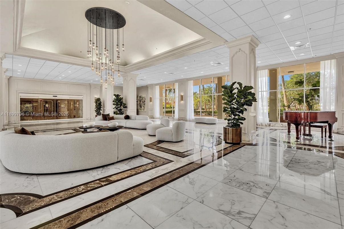 Interior, Living room, Marble, Pendant Lights, Piano, Recessed Lighting