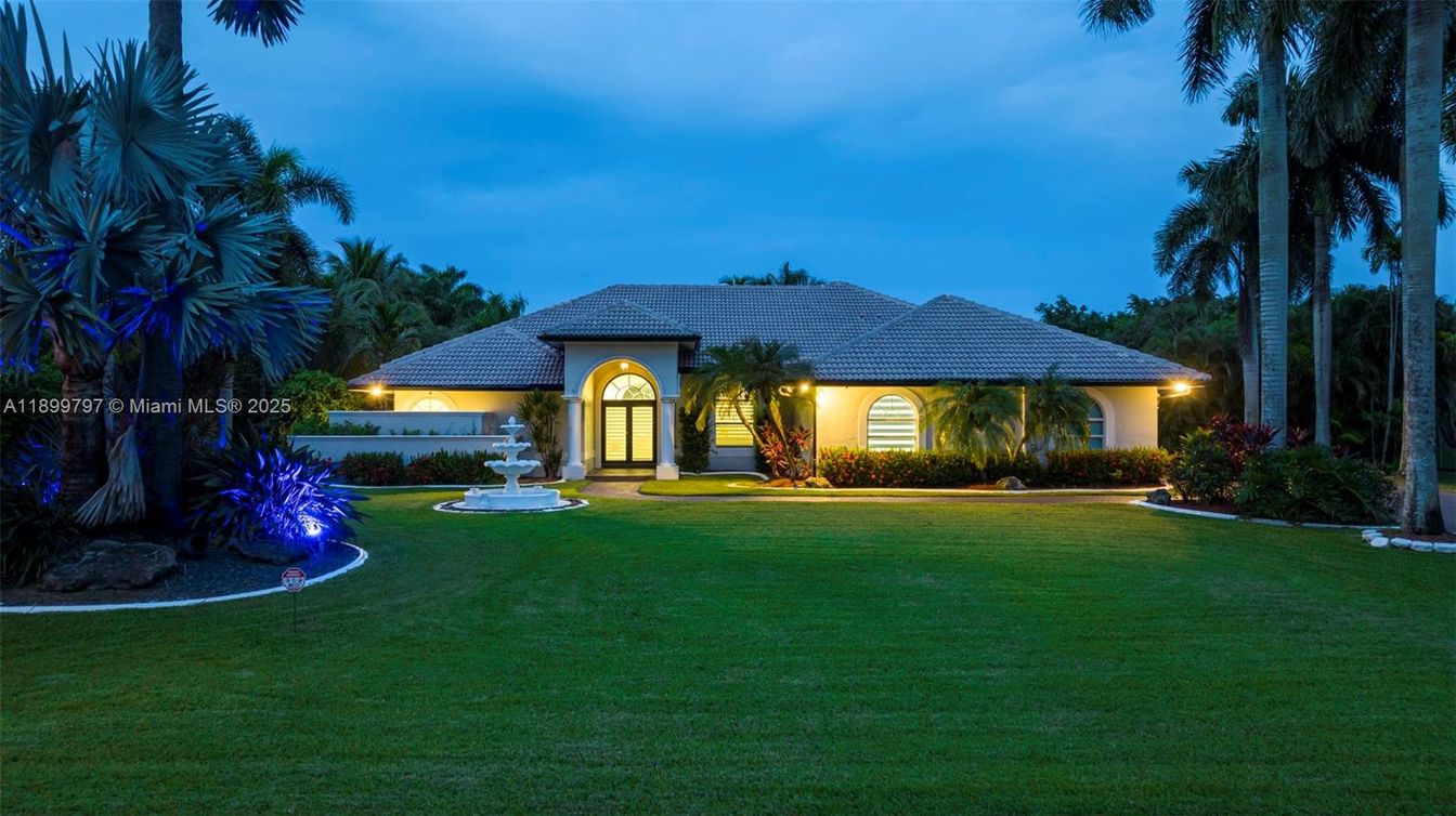 Attached, Backyard, Exterior, Facade, French Provincial