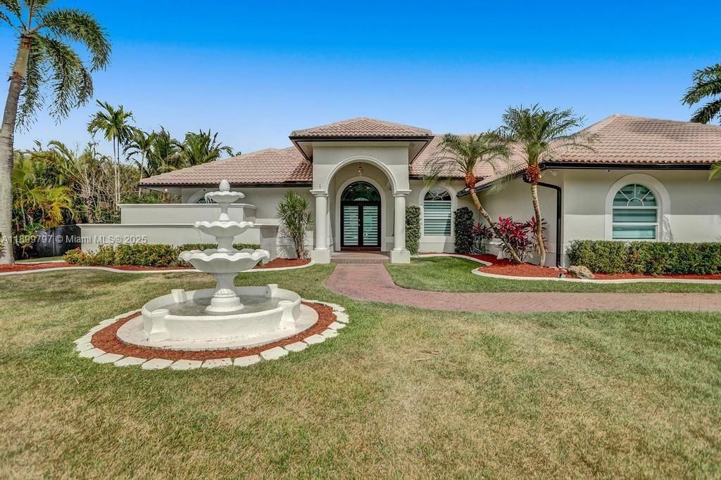 Backyard, Exterior, Facade, Mediterranean