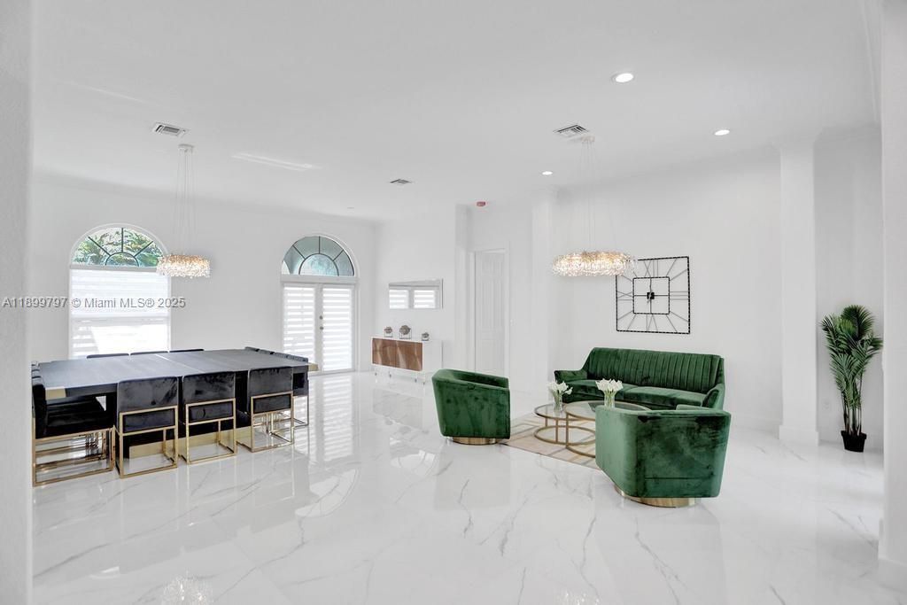 Chandelier, Dining room, Interior, Marble, Pendant Lights, Recessed Lighting