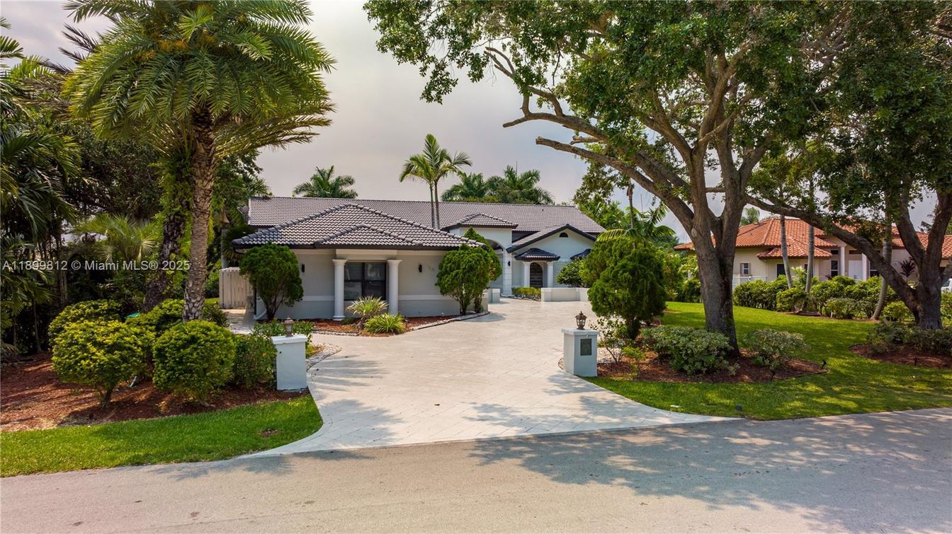 Backyard, Exterior, Facade, Mediterranean