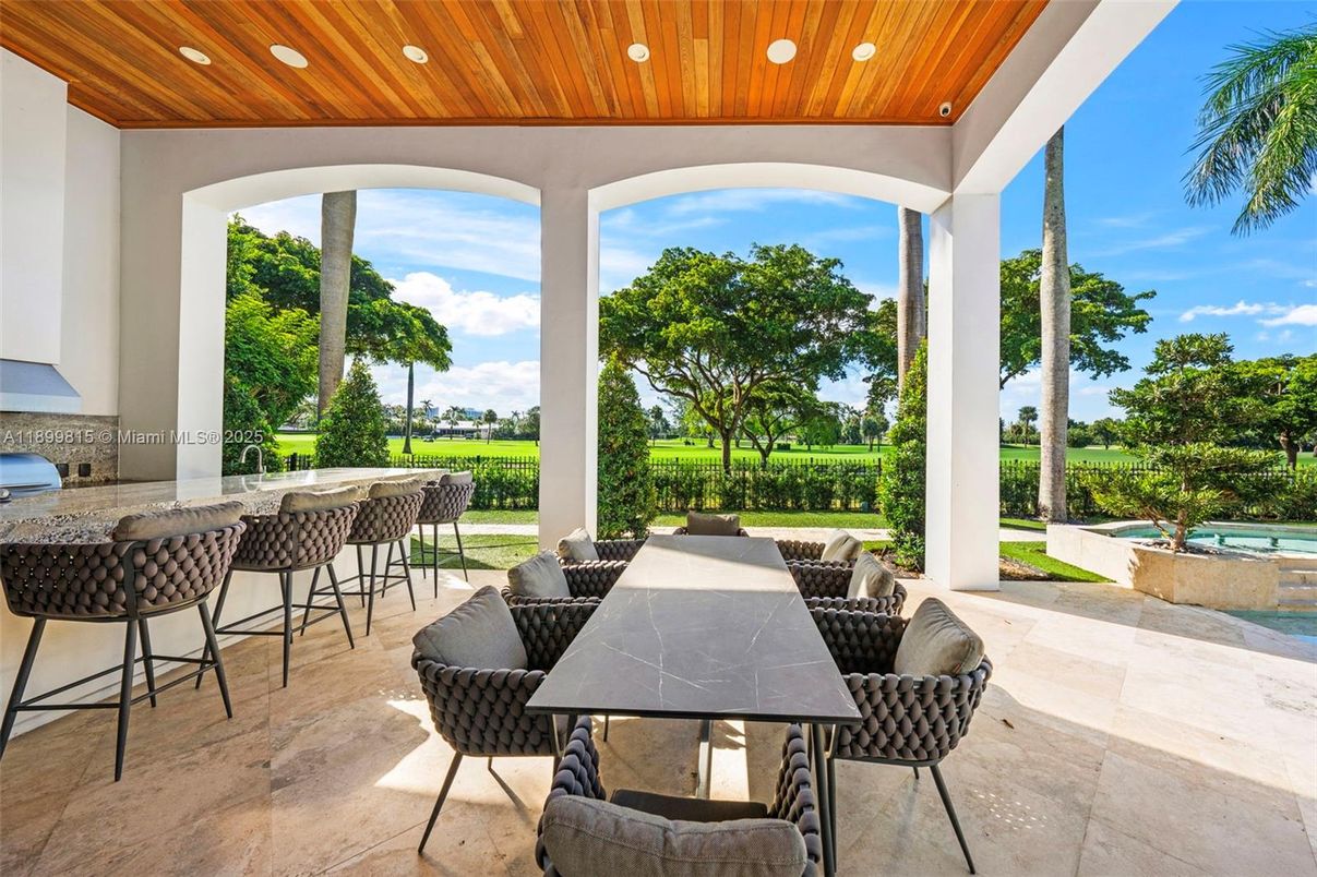 Exterior, Outdoor Kitchen, Pool