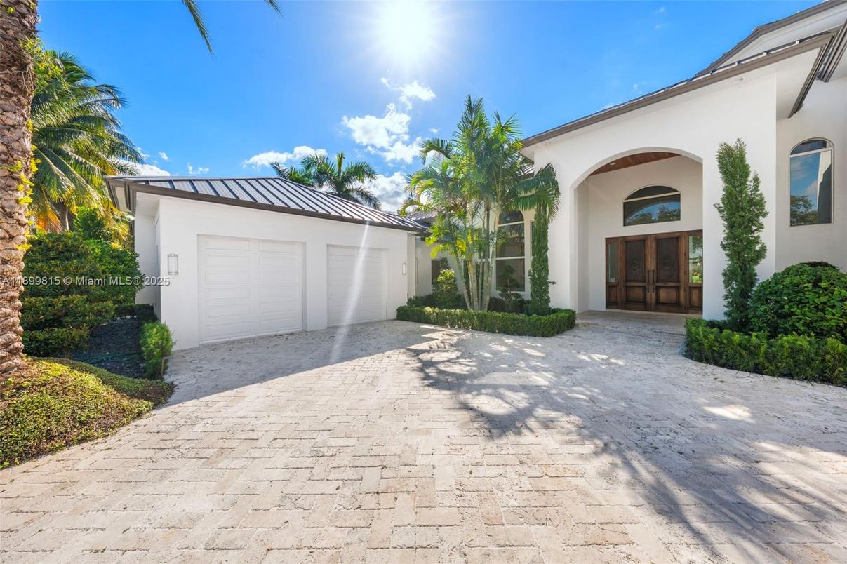 Detached Garage, Exterior