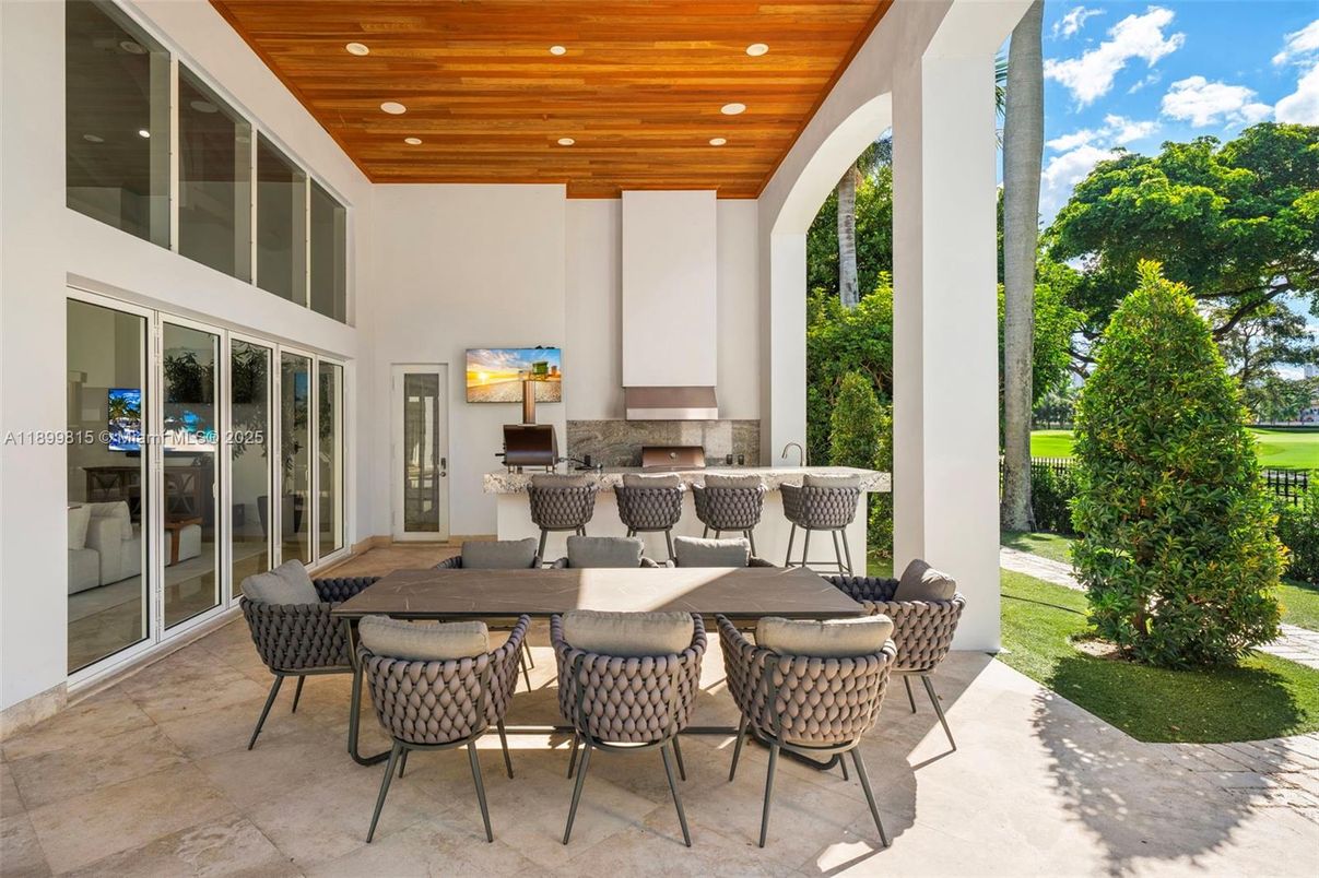 Exterior, Outdoor Kitchen