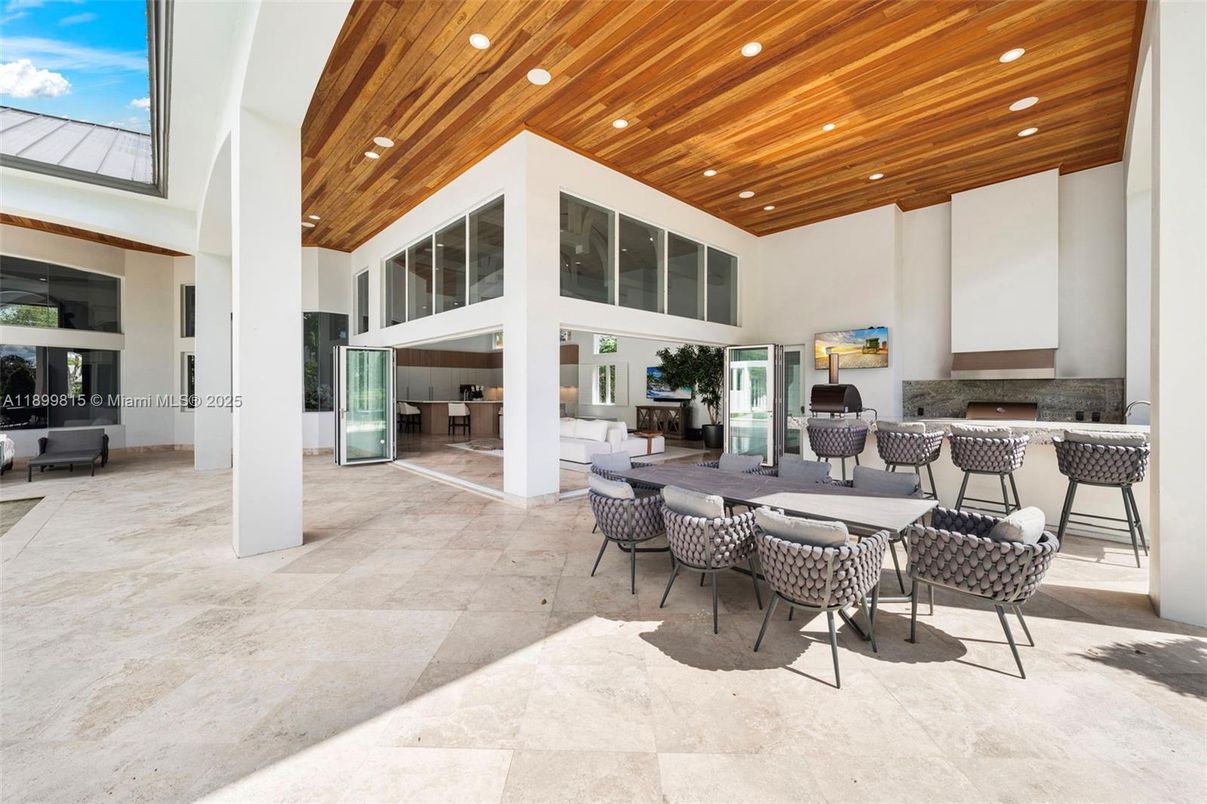 Exterior, Outdoor Kitchen