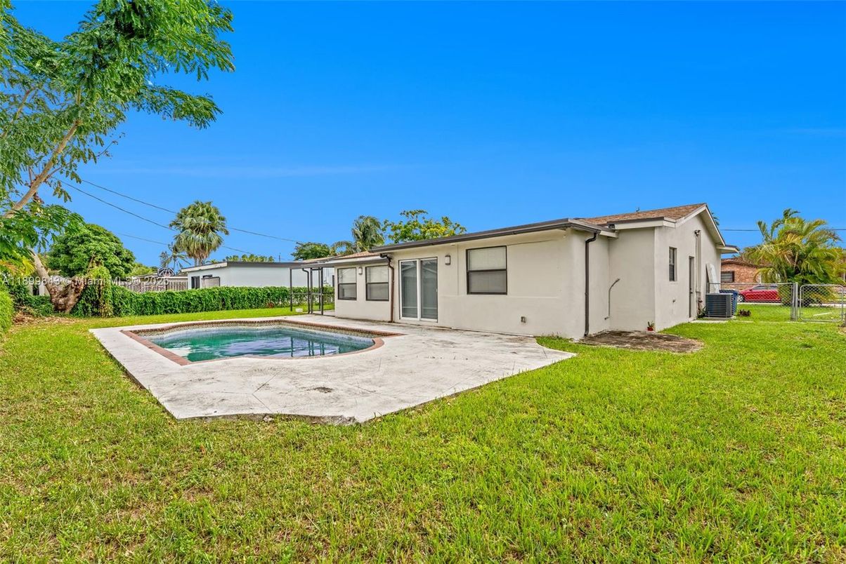 Backyard, Exterior, Pool