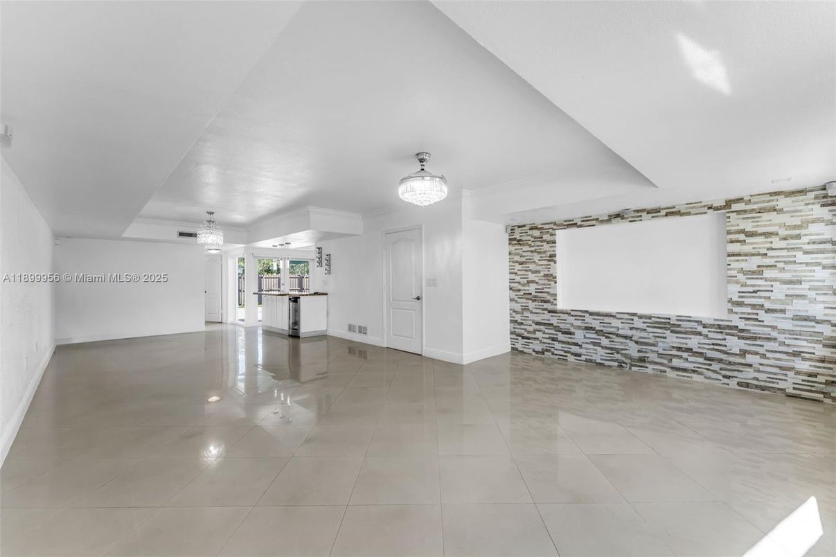Chandelier, Empty room, Interior