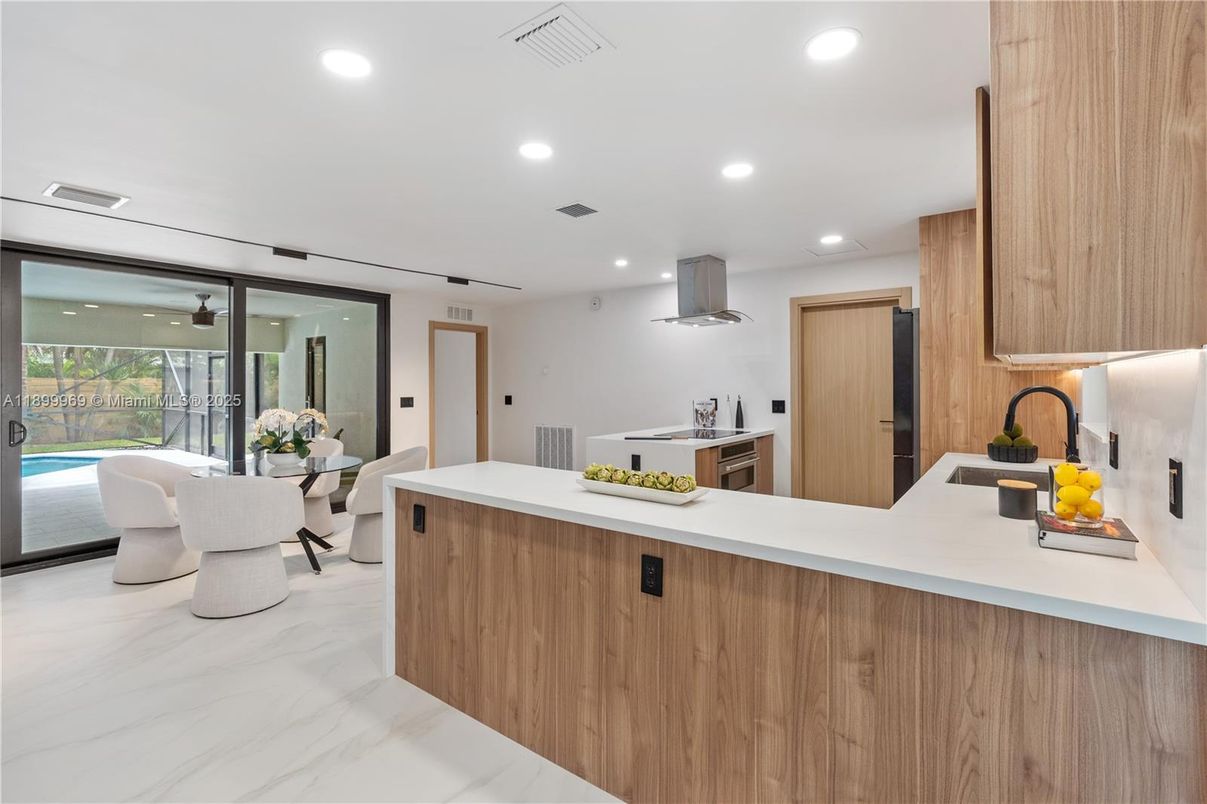 Dining room, Interior, Kitchen, Marble, Recessed Lighting