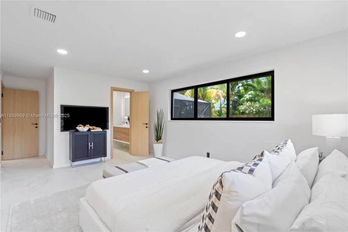 Bedroom, Interior, Recessed Lighting