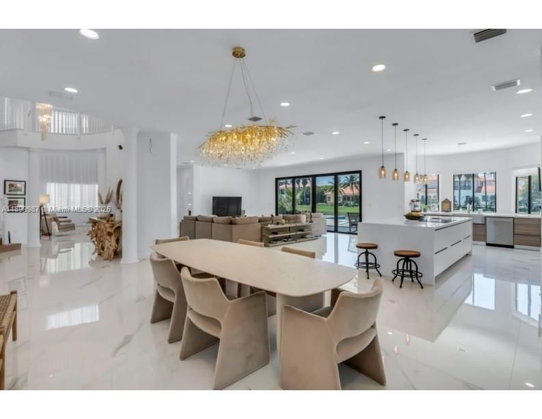 Chandelier, Dining room, Interior, Kitchen, Living room, Marble, Pendant Lights, Recessed Lighting
