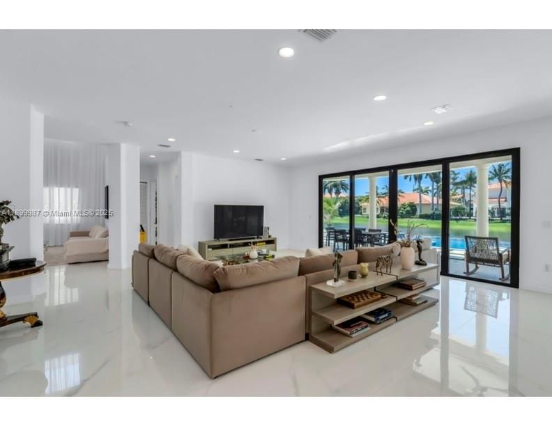 Interior, Living room, Recessed Lighting, Water