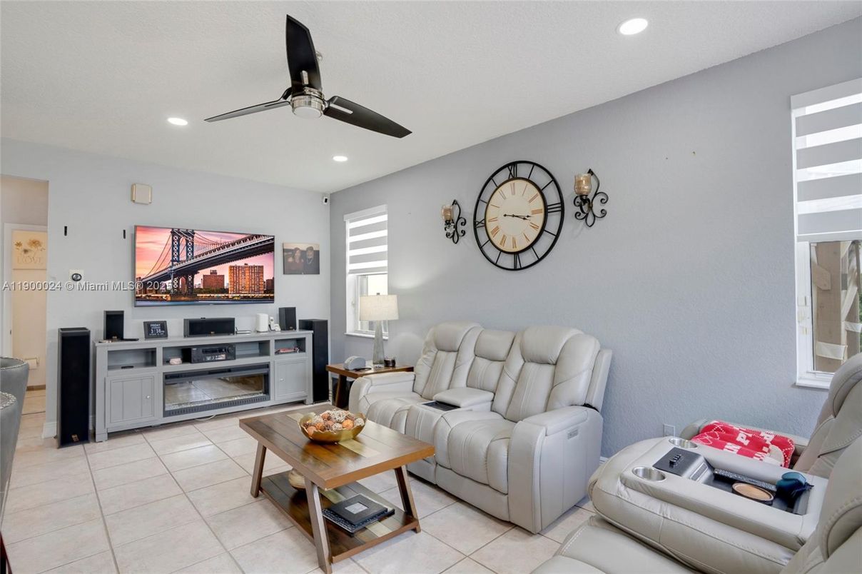 Interior, Living room, Recessed Lighting