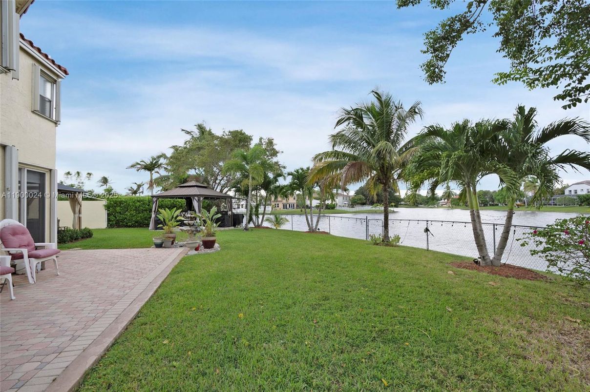 Backyard, Exterior, Water