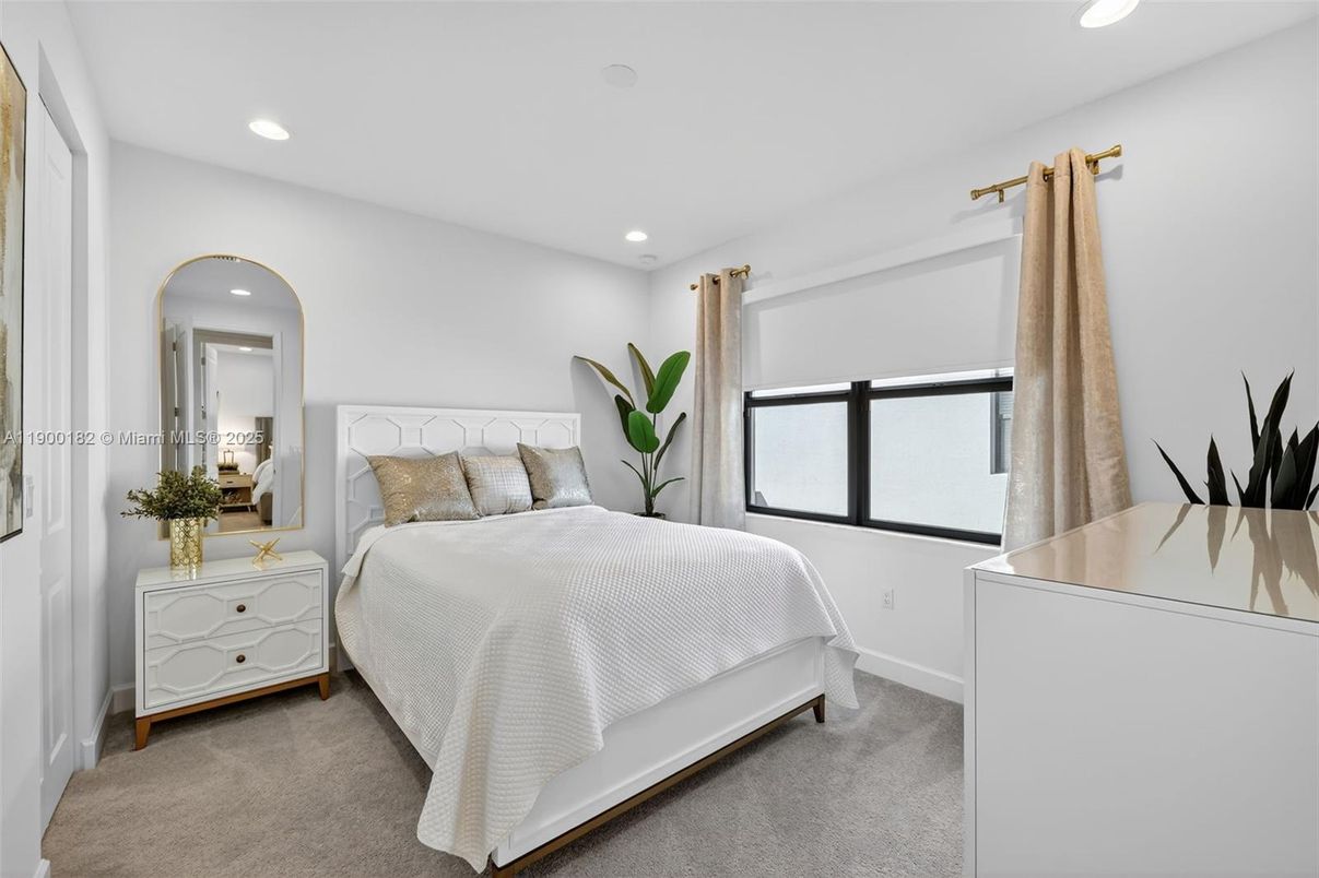 Bedroom, Interior, Recessed Lighting