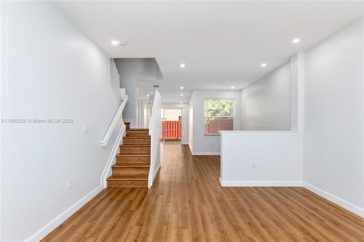 Interior, Recessed Lighting, Wood Texture Flooring
