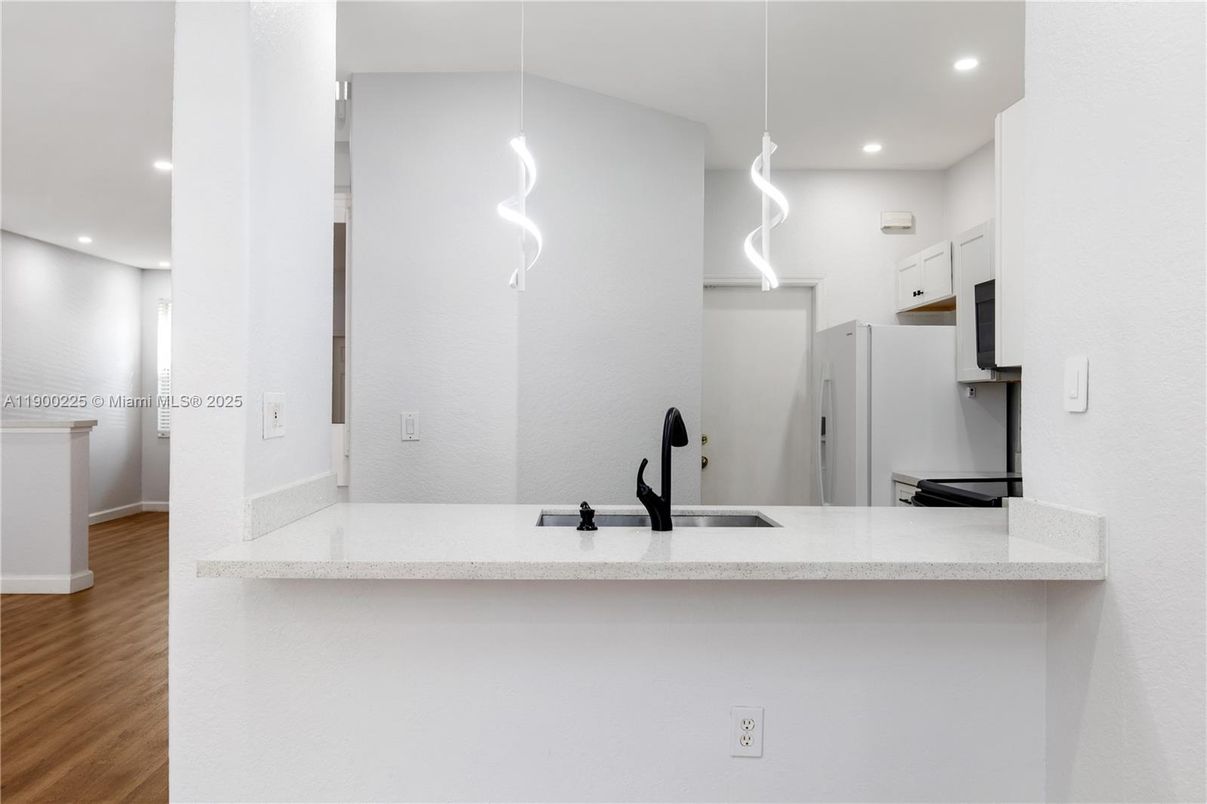 Interior, Kitchen, Pendant Lights, Recessed Lighting, Wood Texture Flooring