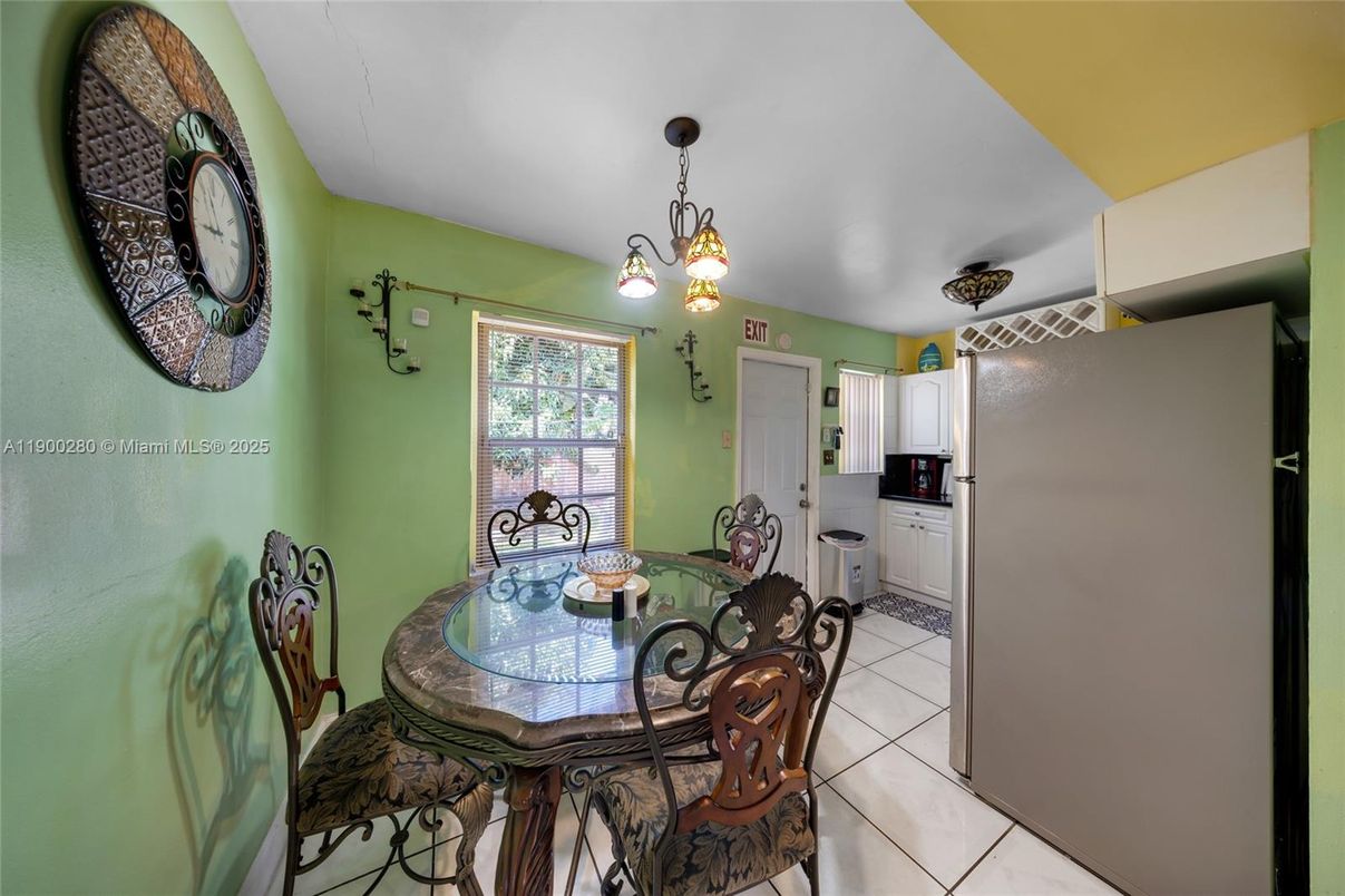 Dining room, Interior, Pendant Lights