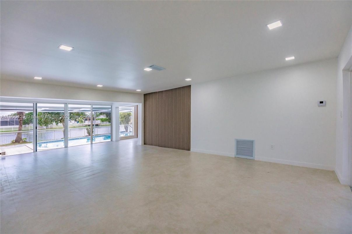 Empty room, Interior, Recessed Lighting