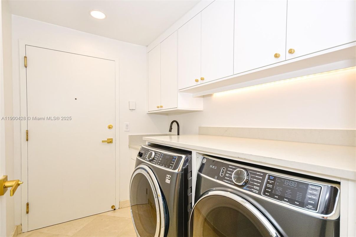 Interior, Recessed Lighting, Washer