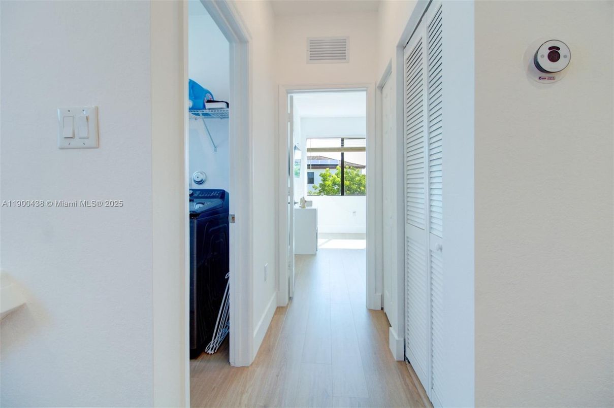 Interior, Utility Closets, Wood Texture Flooring