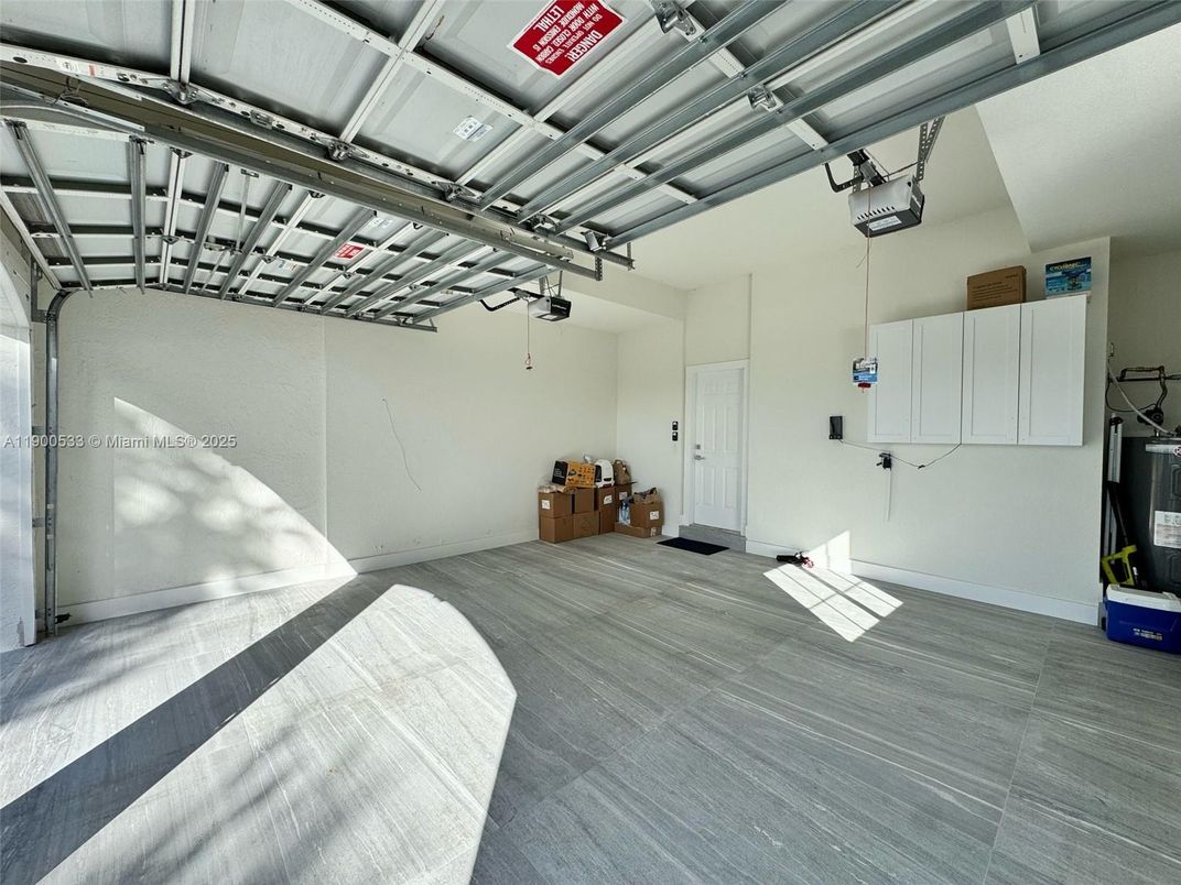 Garage, Interior
