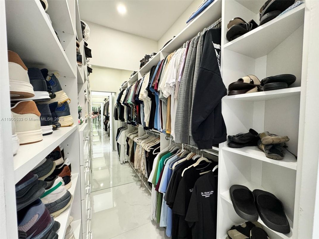 Interior, Marble, Recessed Lighting, Walk-in Closets