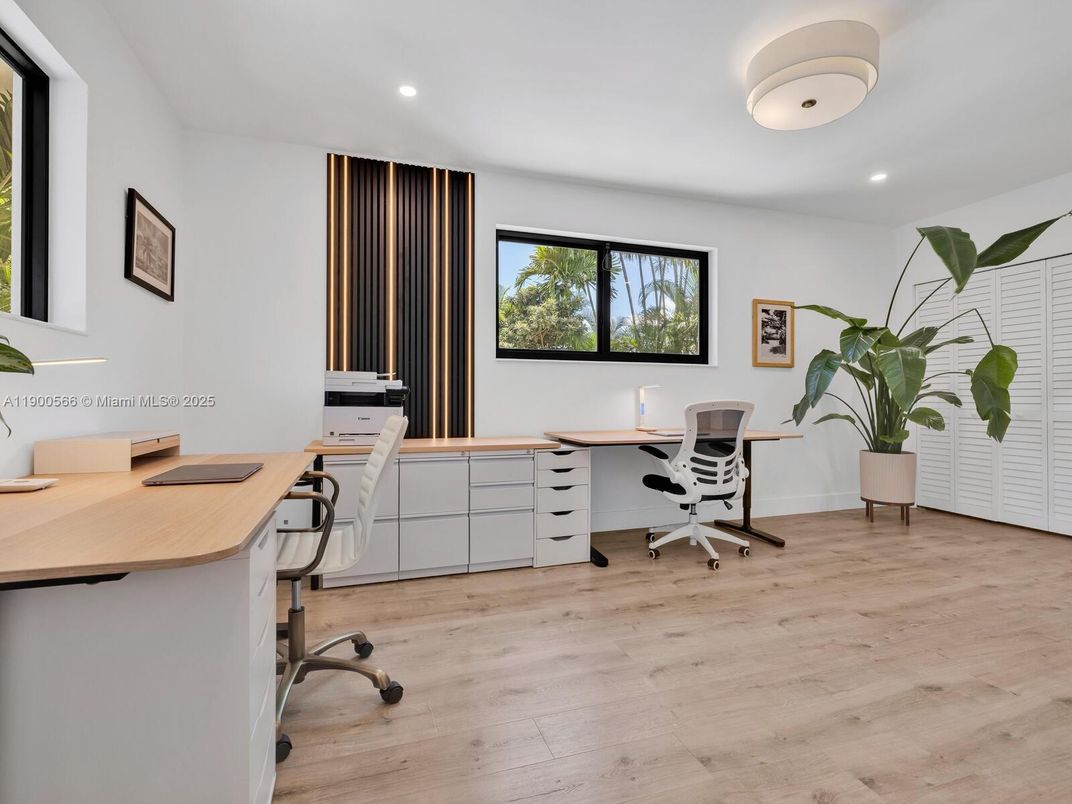 Home Office, Interior, Recessed Lighting, Wood Texture Flooring
