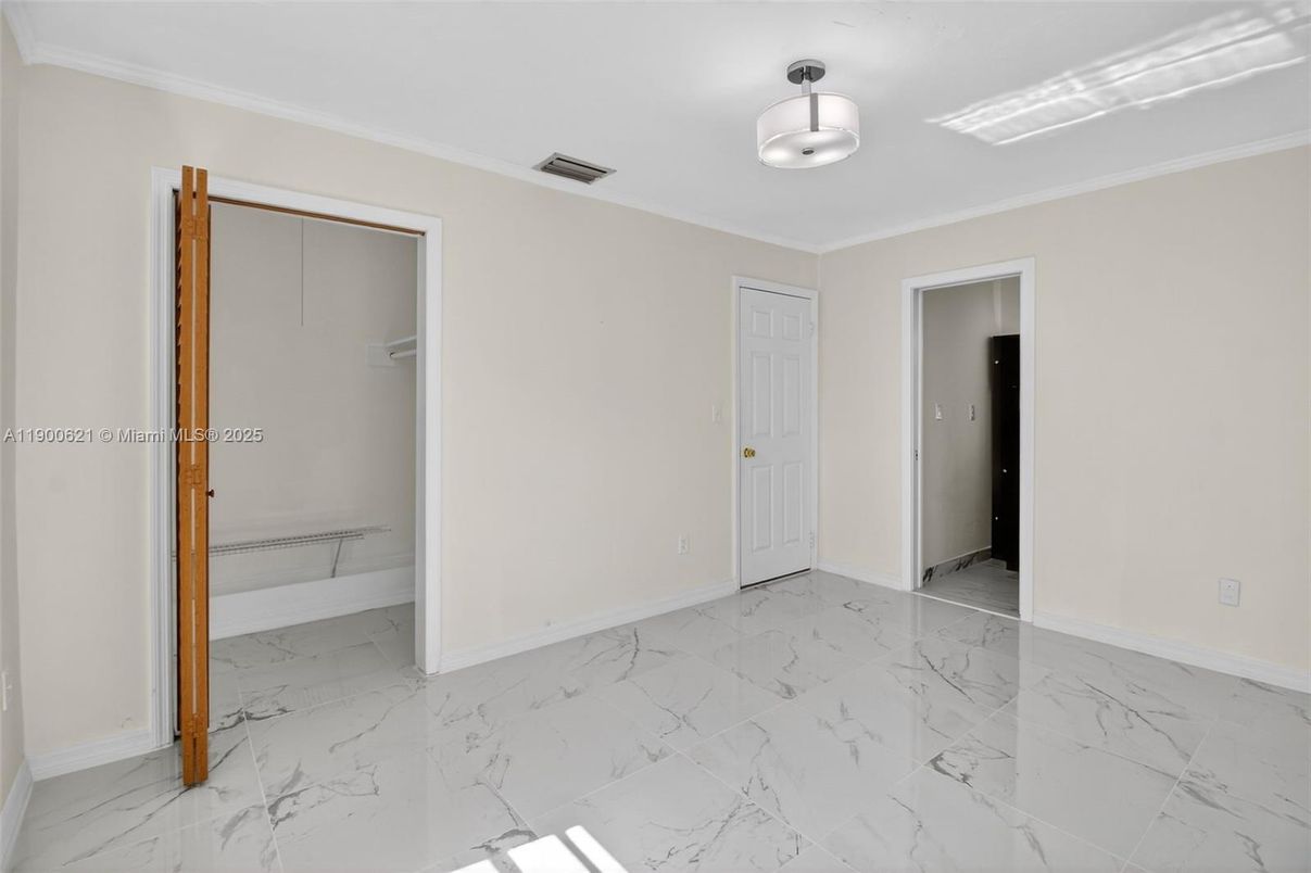 Empty room, Interior, Marble, Pendant Lights