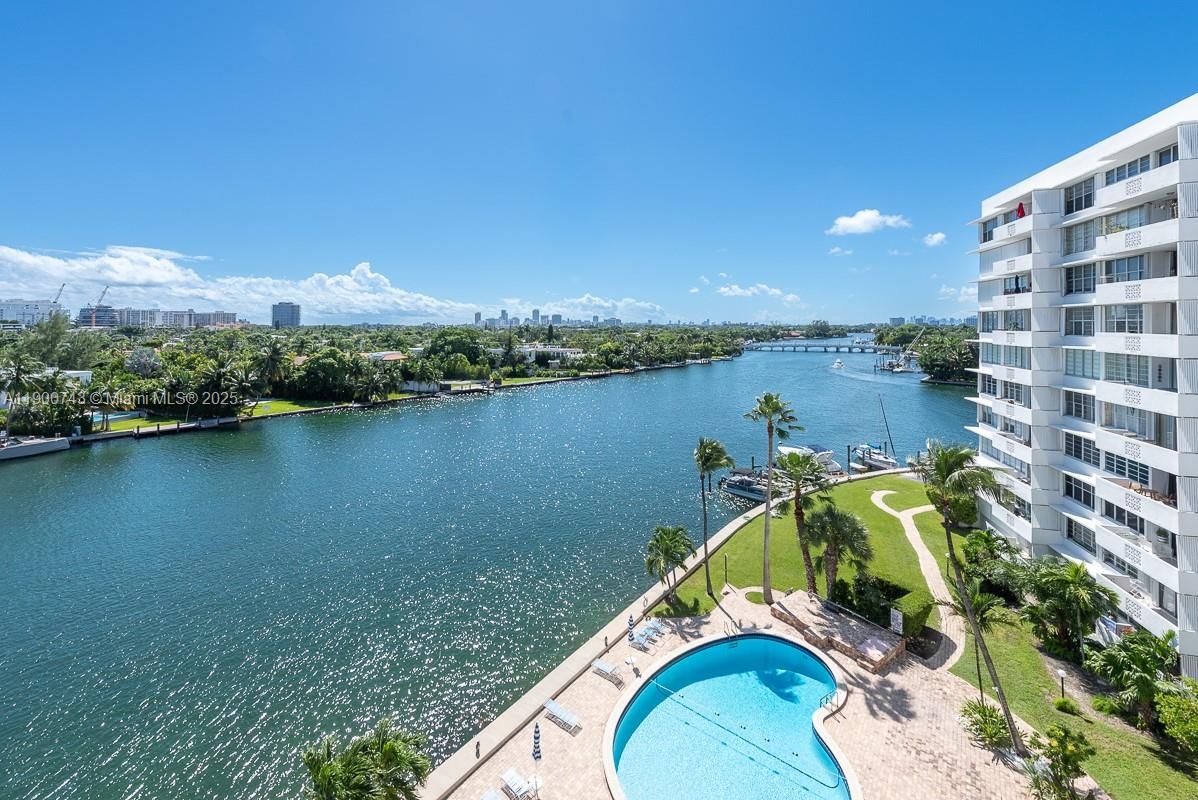 Exterior, Pool, Water