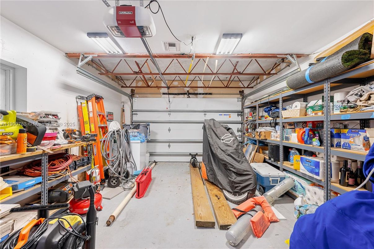 Garage, Interior