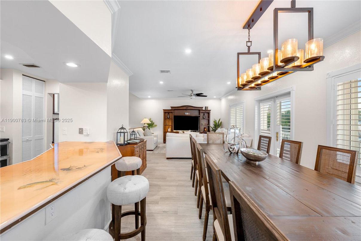 Chandelier, Dining room, Interior, Living room, Recessed Lighting, Wood Texture Flooring