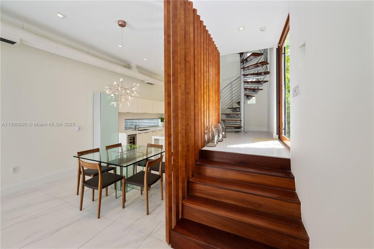 Dining room, Interior, Marble, Recessed Lighting