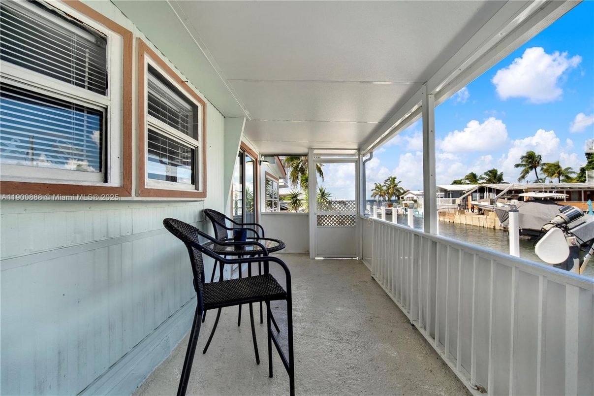 Interior, Sun Room, Water