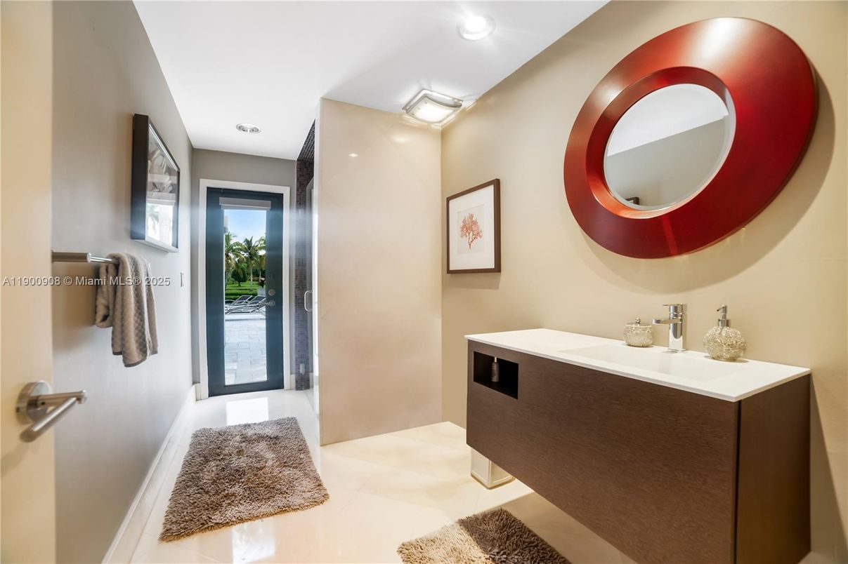 Bathroom, Interior, Recessed Lighting