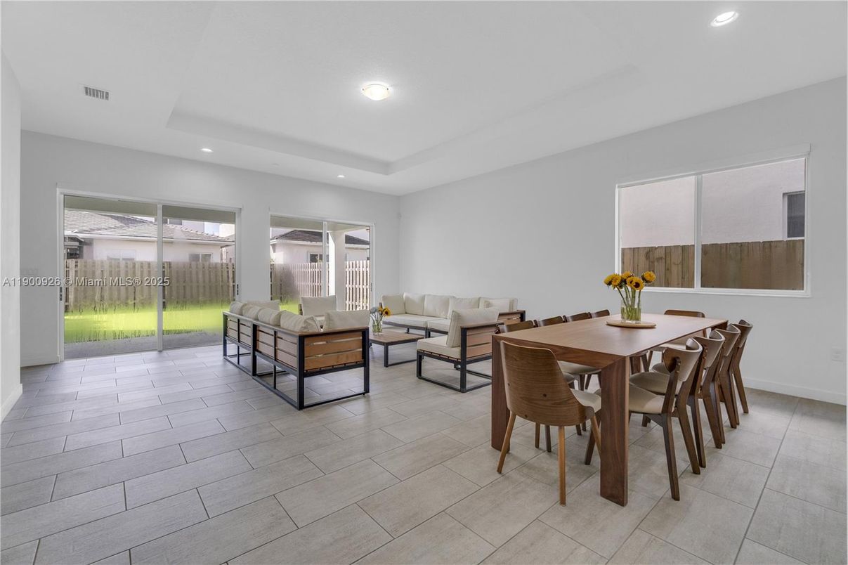 Dining room, Interior, Living room, Recessed Lighting