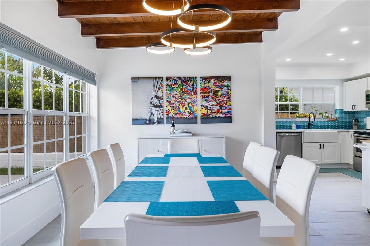 Dining room, Interior, Kitchen, Pendant Lights, Recessed Lighting, Stainless Steel Appliances, Wooden Beams, Wooden Ceilings
