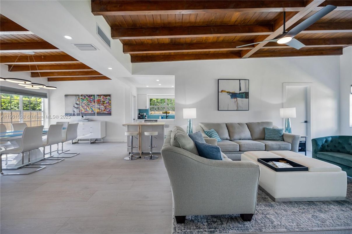 Dining room, Interior, Living room, Recessed Lighting, Wooden Beams, Wooden Ceilings